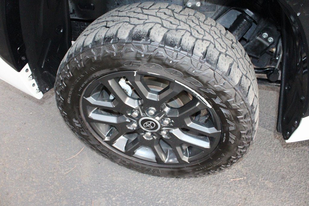 2022 Toyota TUNDRA HV 4X4 Platinum