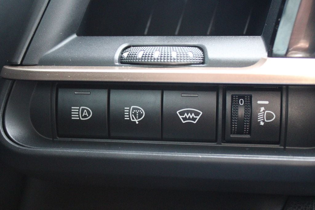 2025 Toyota Toyota Crown Signia XLE