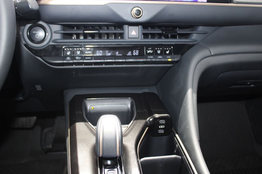 2025 Toyota Toyota Crown Signia XLE