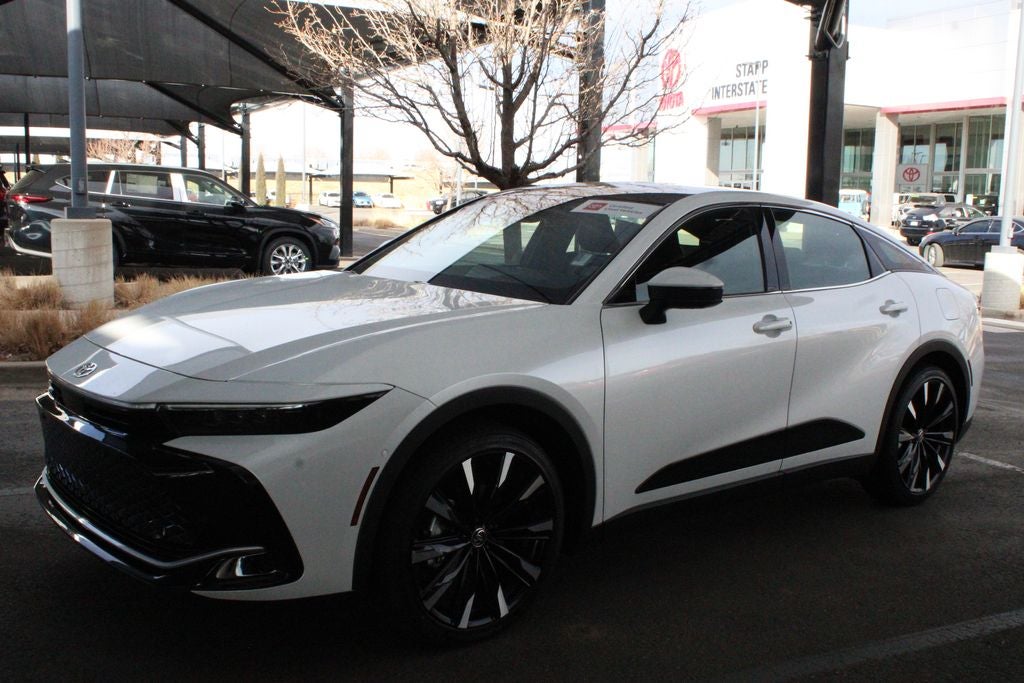 2025 Toyota CROWN Platinum