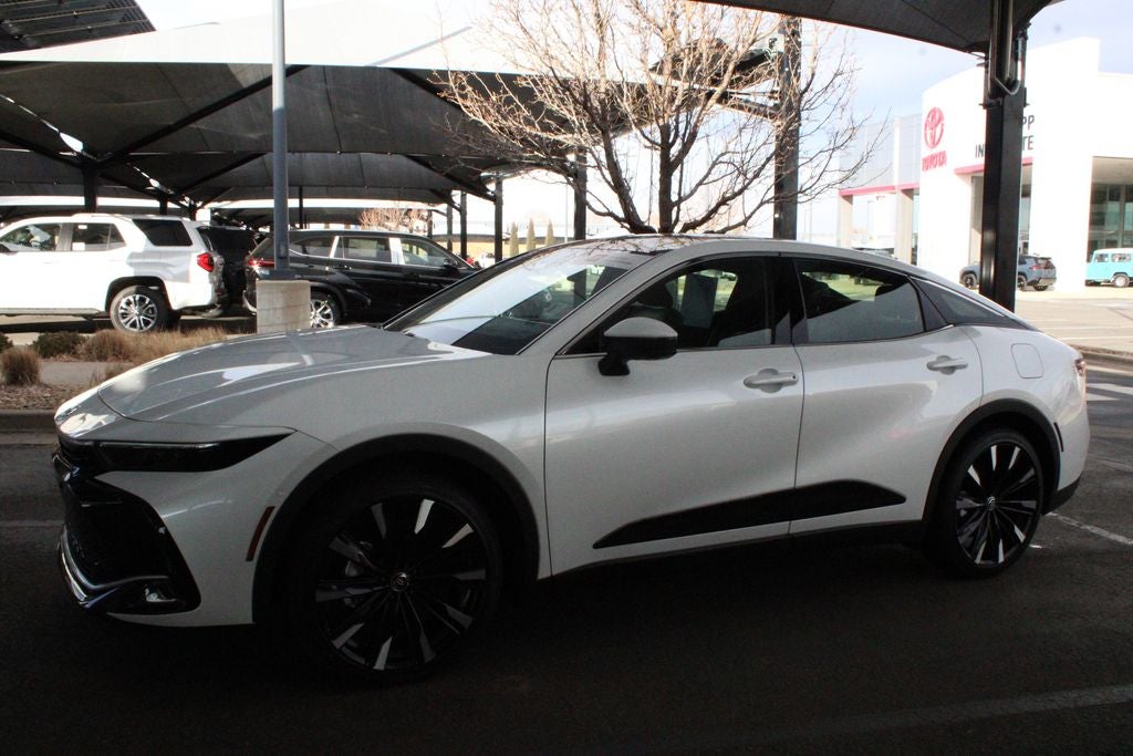 2025 Toyota CROWN Platinum