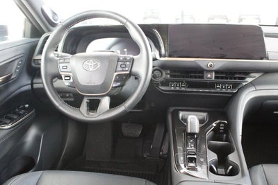 2025 Toyota CROWN Platinum