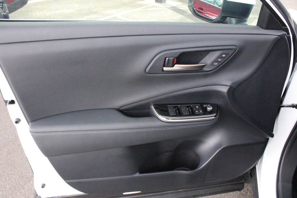 2025 Toyota CROWN Platinum