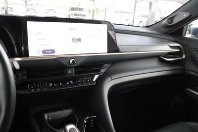 2025 Toyota CROWN Platinum