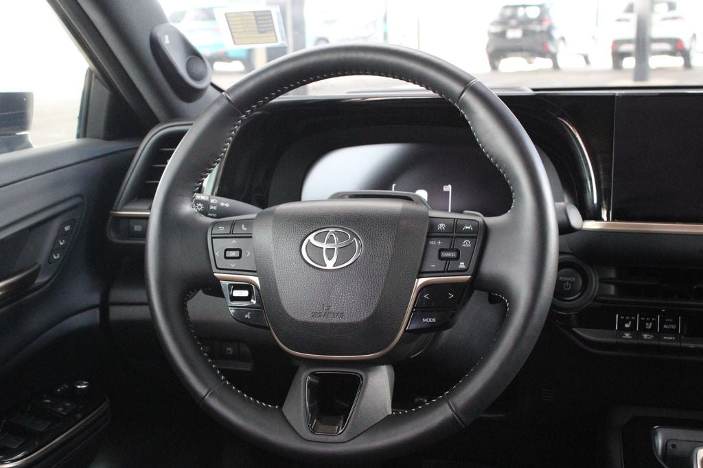 2025 Toyota CROWN Platinum