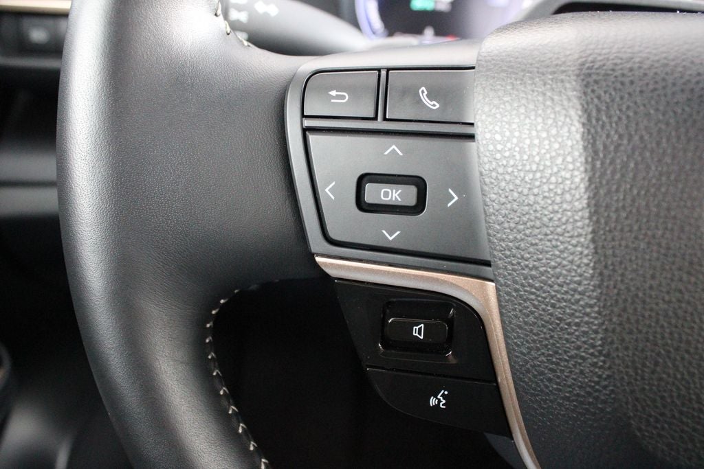 2025 Toyota CROWN Platinum