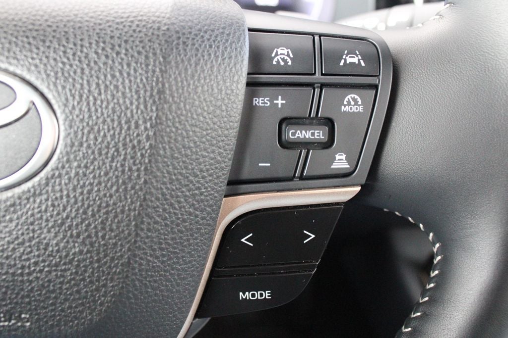 2025 Toyota CROWN Platinum