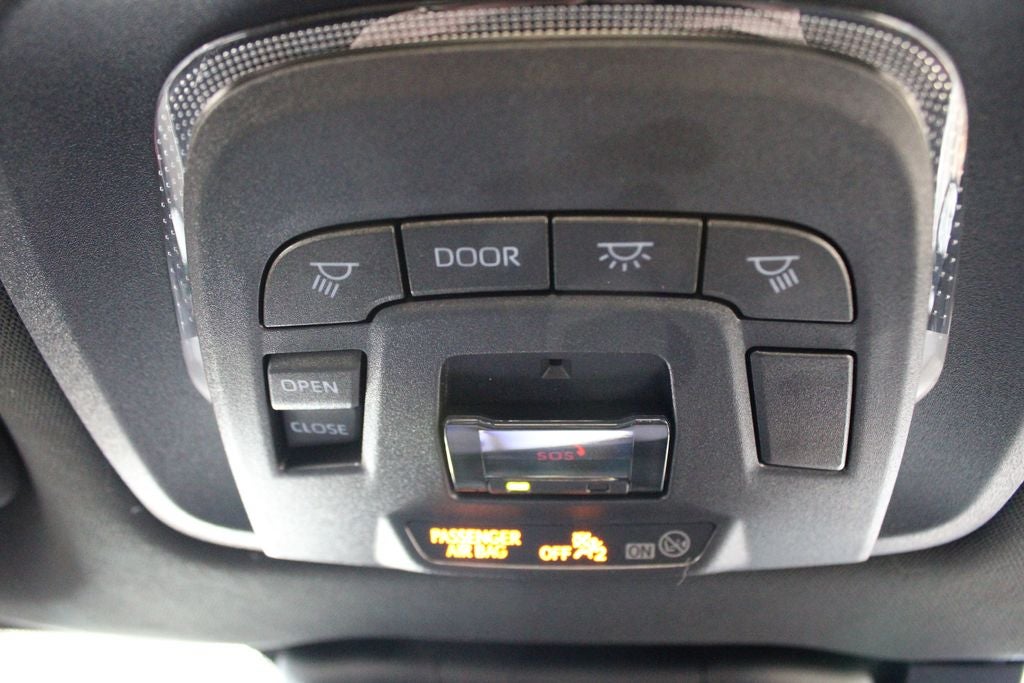 2025 Toyota CROWN Platinum