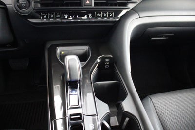 2025 Toyota CROWN Platinum