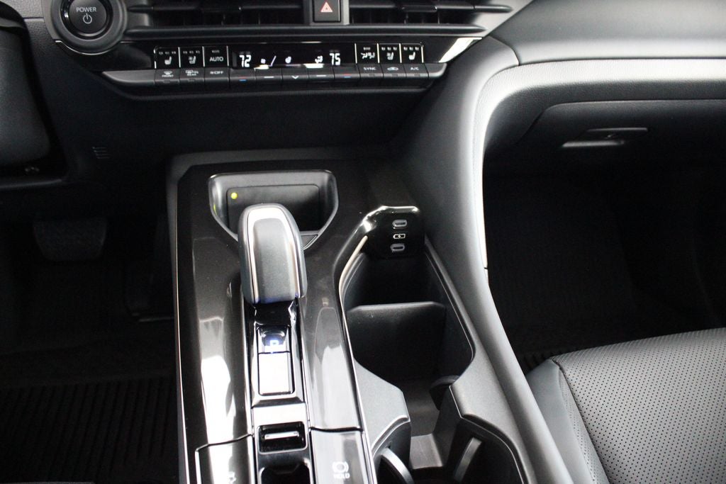 2025 Toyota CROWN Platinum