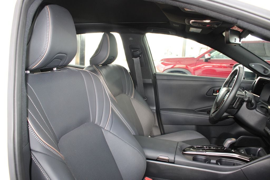 2025 Toyota CROWN Platinum