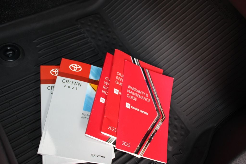 2025 Toyota CROWN Platinum