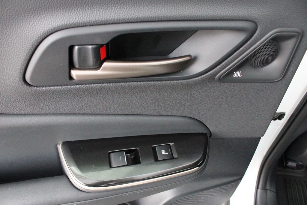 2025 Toyota CROWN Platinum