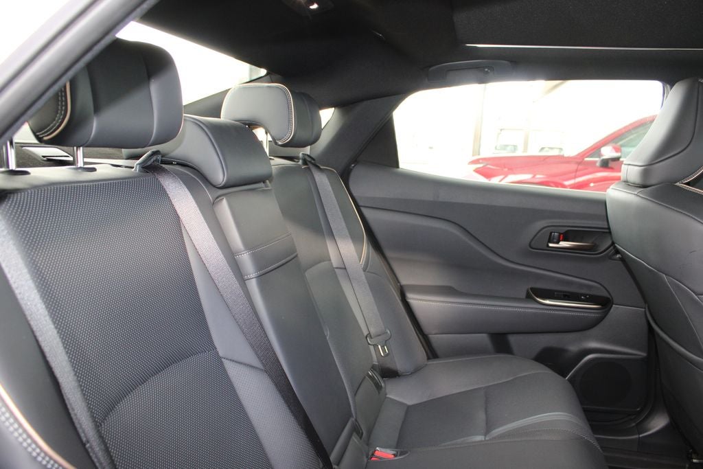 2025 Toyota CROWN Platinum