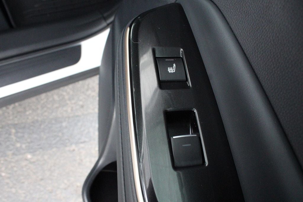 2025 Toyota CROWN Platinum