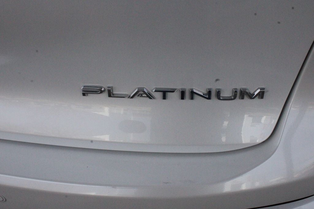 2025 Toyota CROWN Platinum