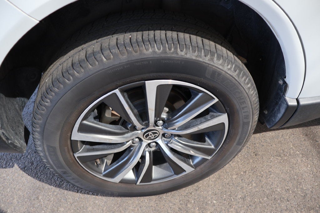 2023 Toyota Venza LE