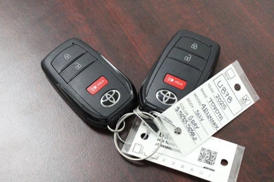 2025 Toyota 4RUNNER HYBRID TRD Off Road