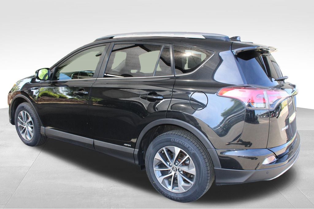 2017 Toyota RAV4 Hybrid XLE