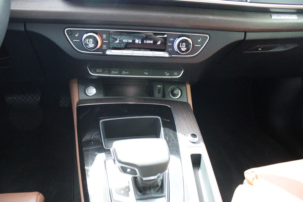 2023 Audi Q5 45 S line Premium quattro