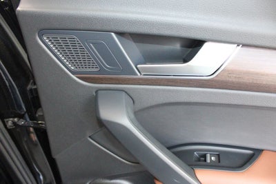 2023 Audi Q5 45 S line Premium quattro
