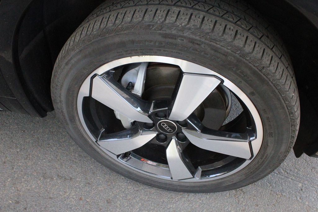 2023 Audi Q5 45 S line Premium quattro