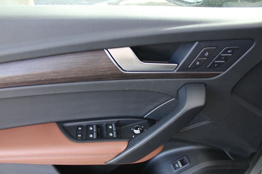 2024 Audi Q5 45 S line Premium quattro