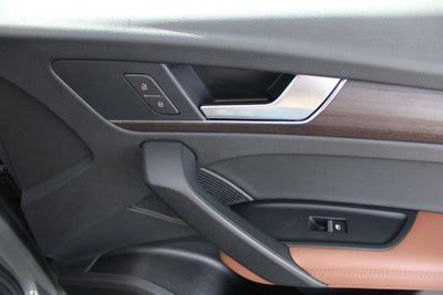 2024 Audi Q5 45 S line Premium quattro