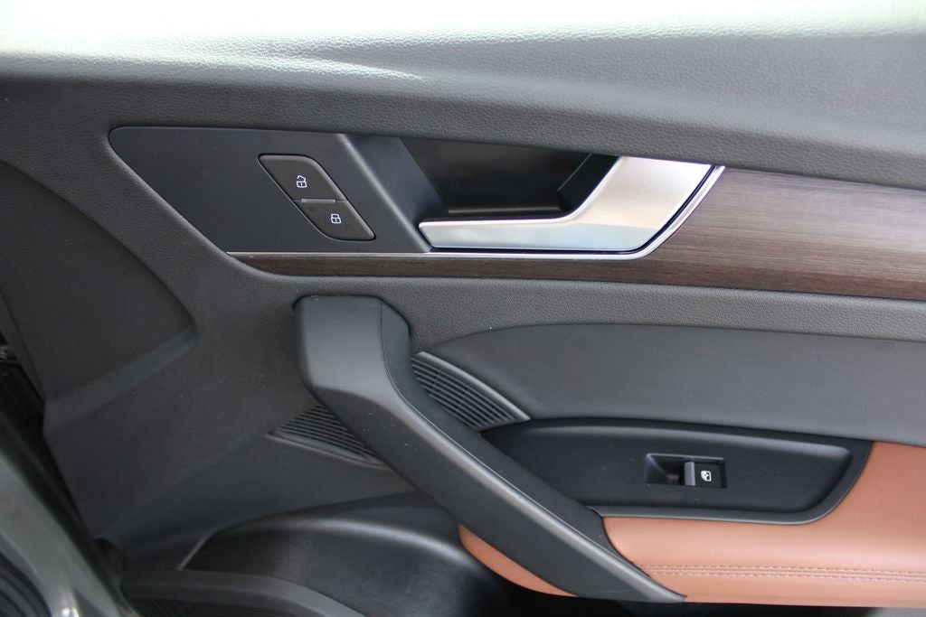 2024 Audi Q5 45 S line Premium quattro